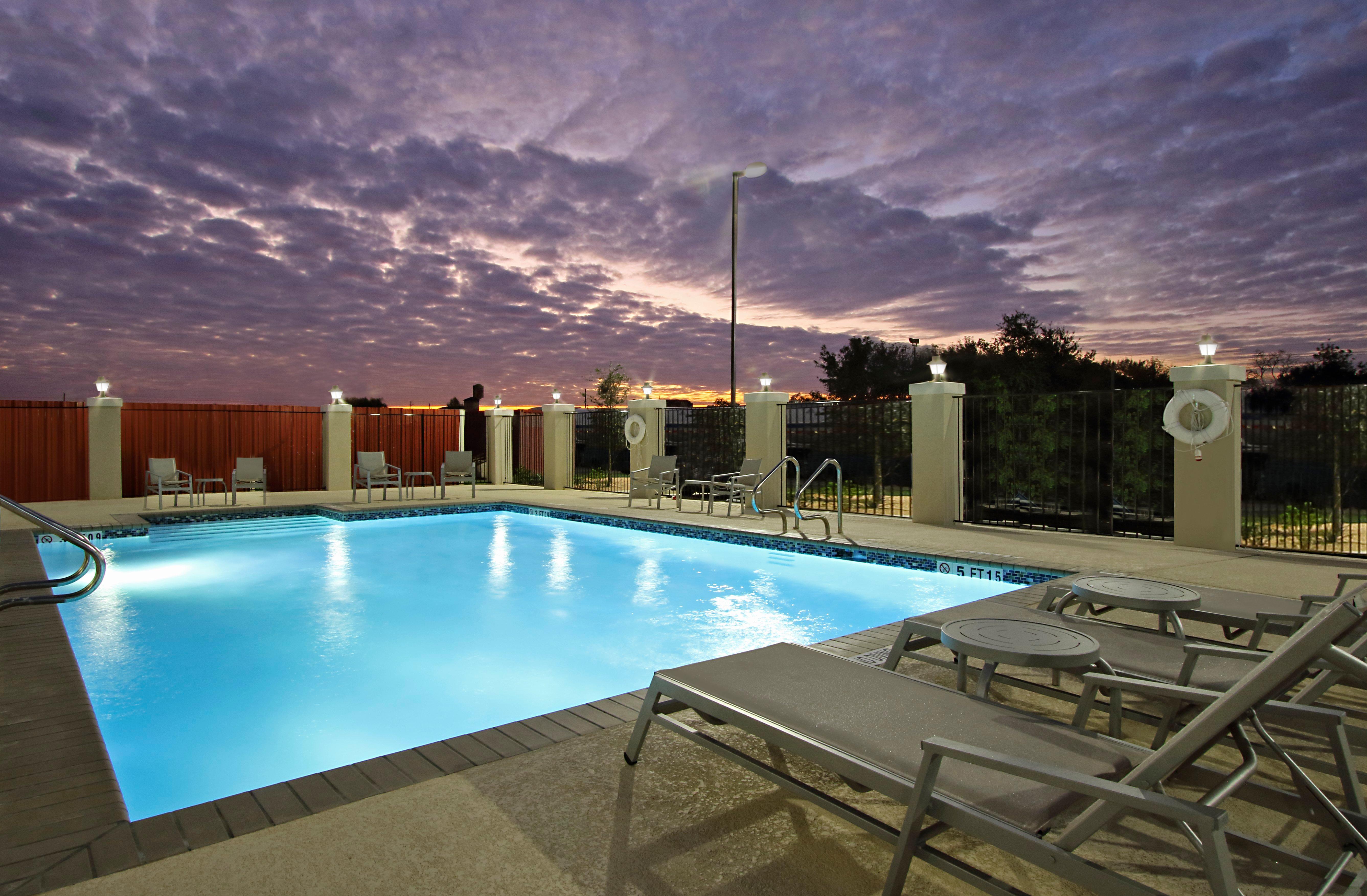 Holiday Express & - - Katy Freeway By Ihg 3* Brookshire
